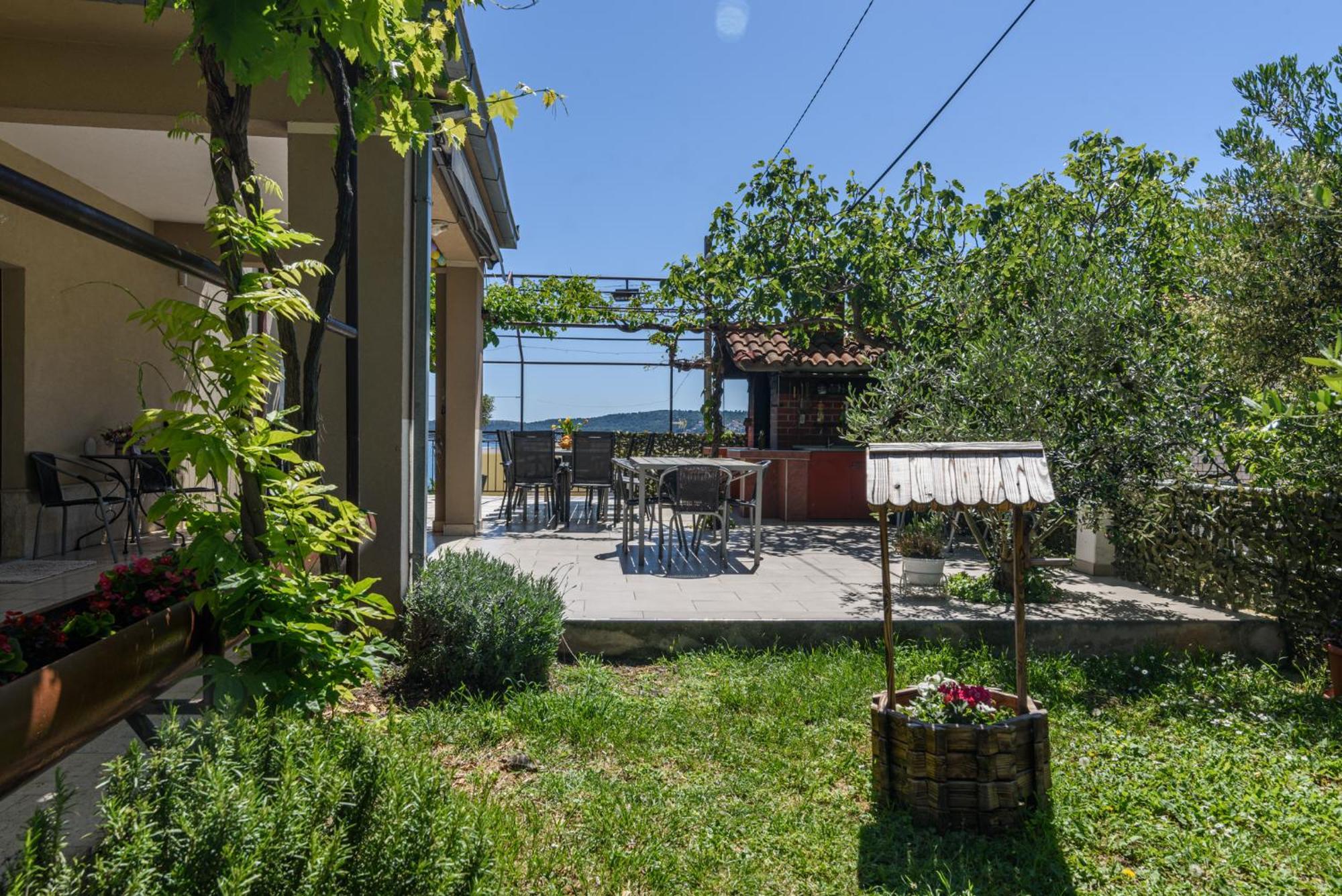 Apartments Villa Ivanka Trogir Bagian luar foto