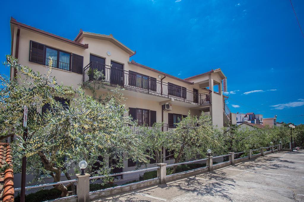 Apartments Villa Ivanka Trogir Bagian luar foto